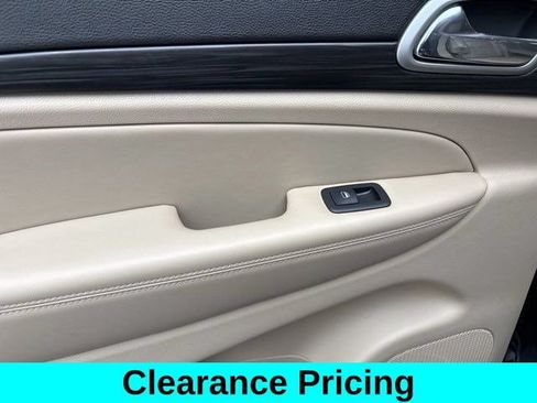 Used 2022 Jeep Grand Cherokee Laredo E w/ Security & Convenience Group AWD/4WD image 31