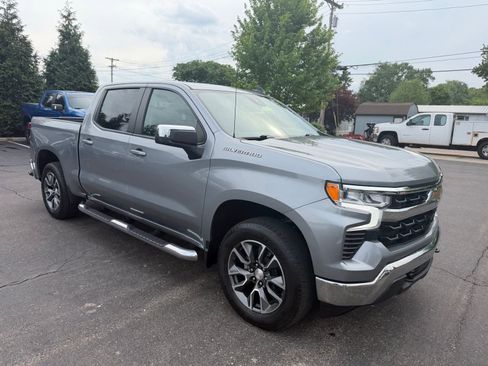 Used 2023 Chevrolet Silverado 1500 LT w/ Convenience Package II AWD/4WD image 7