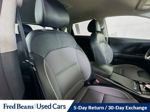 Used 2020 Kia Niro EX w/ Cold Weather Package image 29