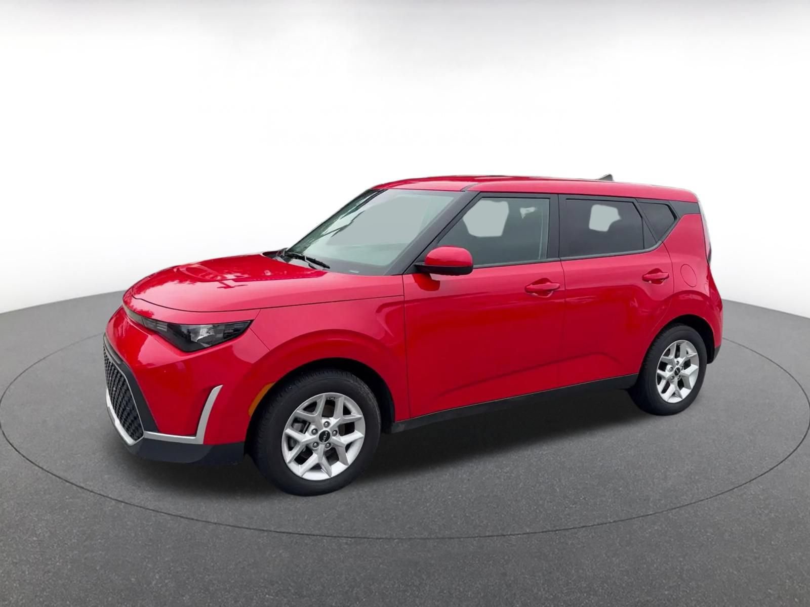 Used 2025 Kia Soul LX w/ LX Technology Package FWD image 6