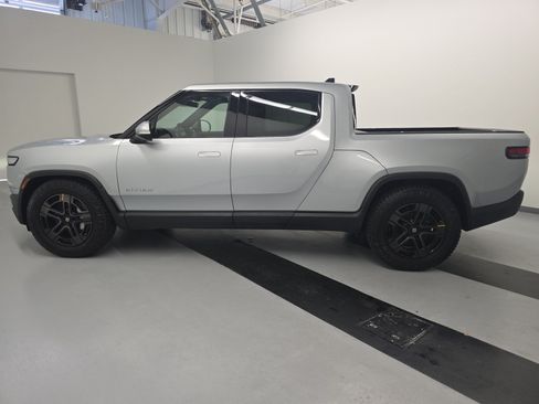 Used 2024 Rivian R1T Adventure AWD/4WD image 2