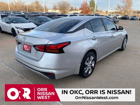 Used 2024 Nissan Altima 2.5 S image 5