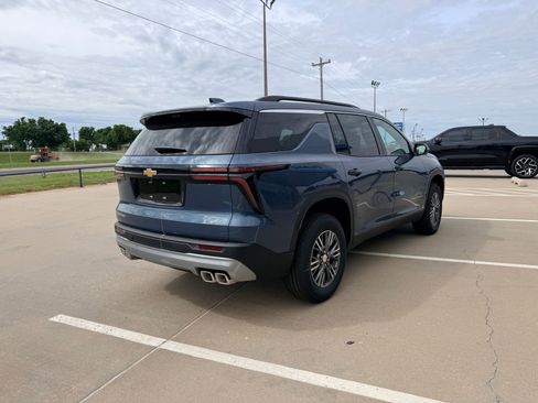 New 2026 Chevrolet Traverse LT FWD image 10