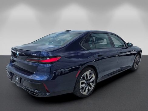 Certified 2023 BMW 760i xDrive AWD/4WD image 4