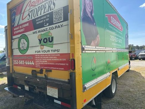 Used 2018 GMC Savana 3500 Extended w/ Driver Convenience Package image 4