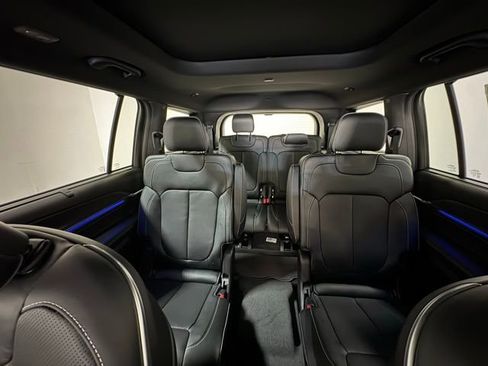 New 2025 Jeep Grand Cherokee L Overland w/ Luxury Tech Group IV image 17