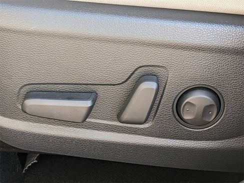 Used 2020 Kia Soul EX image 32