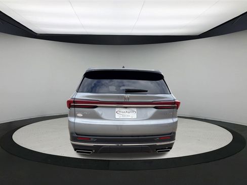 Used 2025 Buick Enclave Preferred image 4