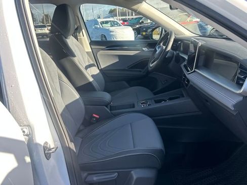 New 2026 Volkswagen Tiguan SE AWD/4WD image 10