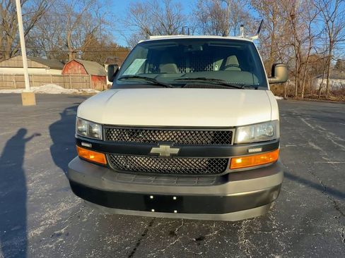 Used 2020 Chevrolet Express 2500 image 3