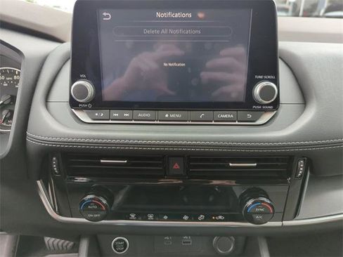 Certified 2021 Nissan Rogue SV image 29