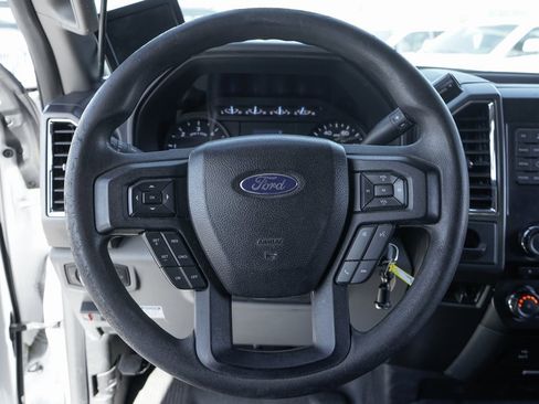Used 2017 Ford F550 2WD Regular Cab Super Duty image 27