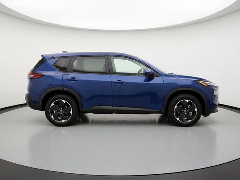 Used 2025 Nissan Rogue SV image 11