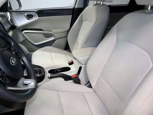 Used 2020 Kia Soul LX image 23