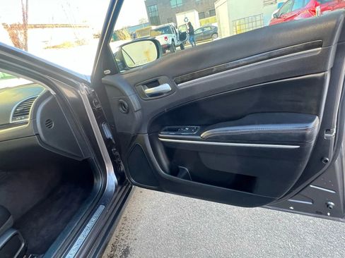 Used 2017 Chrysler 300 C image 25