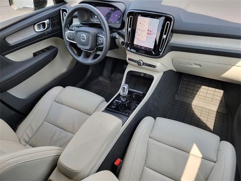 Used 2023 Volvo XC40 B5 Ultimate w/ Protection Package Premier image 39