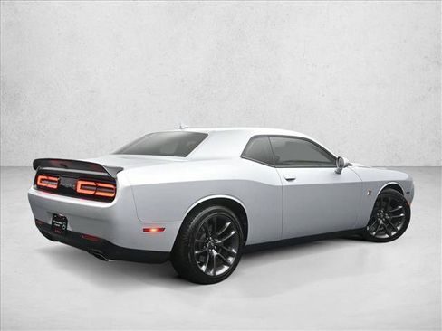 Used 2022 Dodge Challenger R/T Scat Pack w/ Driver Convenience Group RWD image 2
