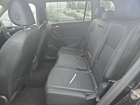 Used 2020 Volkswagen Tiguan SE w/ Panoramic Sunroof Package image 11