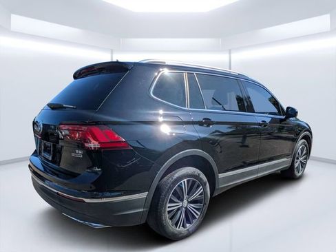 Used 2018 Volkswagen Tiguan SEL AWD/4WD image 3