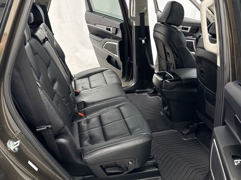 Used 2025 Kia Telluride EX image 35