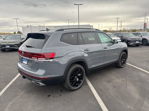New 2026 Volkswagen Atlas SE image 5