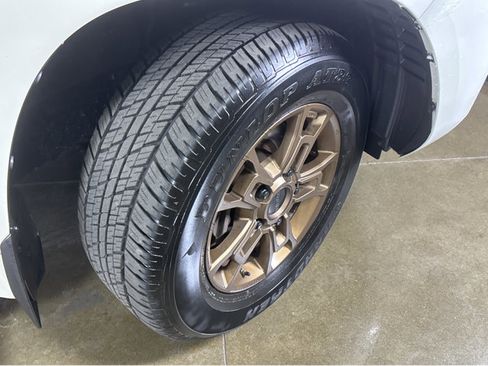 Used 2020 Toyota Land Cruiser Heritage Edition image 14