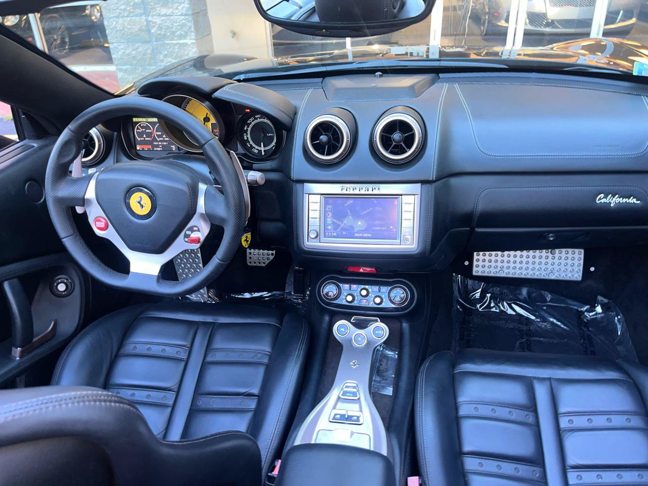 Used 2010 Ferrari California RWD image 45