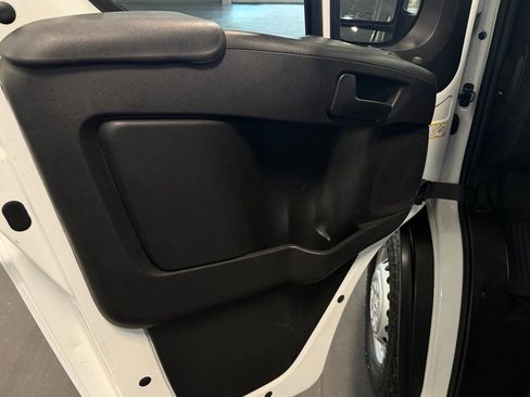 Used 2025 RAM ProMaster 2500 w/ Convenience Group FWD image 23