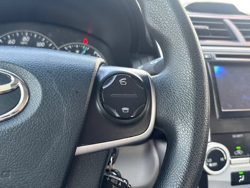 Used 2013 Toyota Camry FWD image 18
