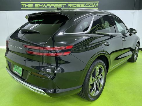 Used 2023 Genesis Electrified GV70 image 10