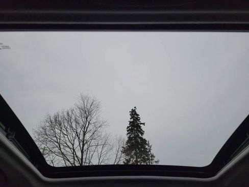 Used 2018 Subaru Forester 2.5i Premium w/ All-Weather Package image 22