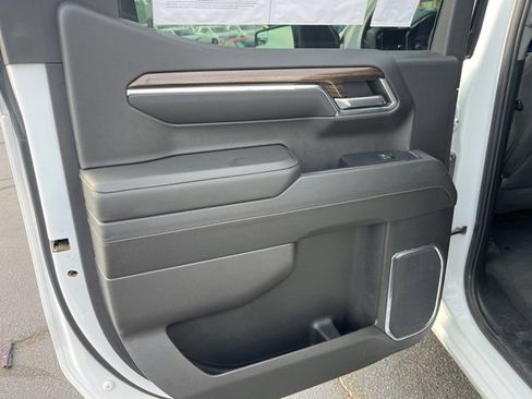 Used 2022 Chevrolet Silverado 1500 LT Trail Boss w/ Convenience Package II image 12