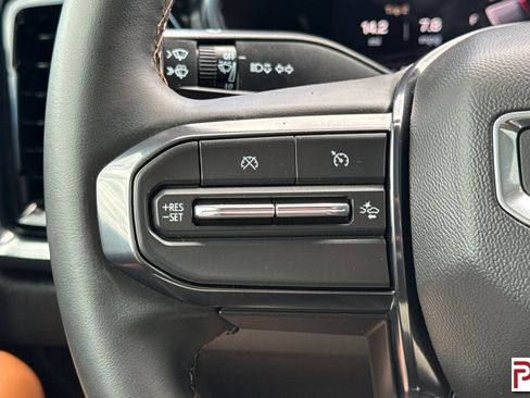 Used 2025 GMC Canyon AT4 AWD/4WD image 25