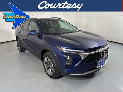 Used 2024 Chevrolet Trax LT image 1