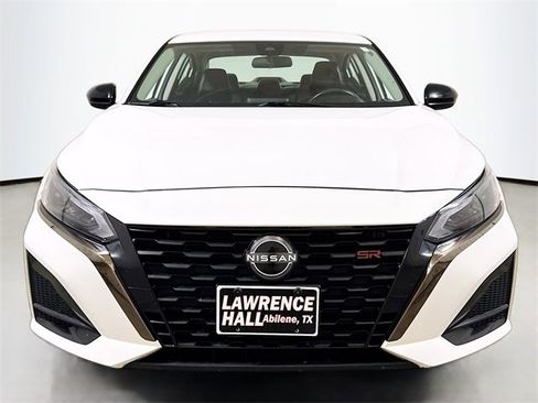 Used 2024 Nissan Altima 2.5 SR image 2