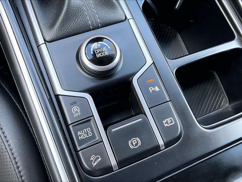 Used 2025 Kia Sorento S FWD image 30