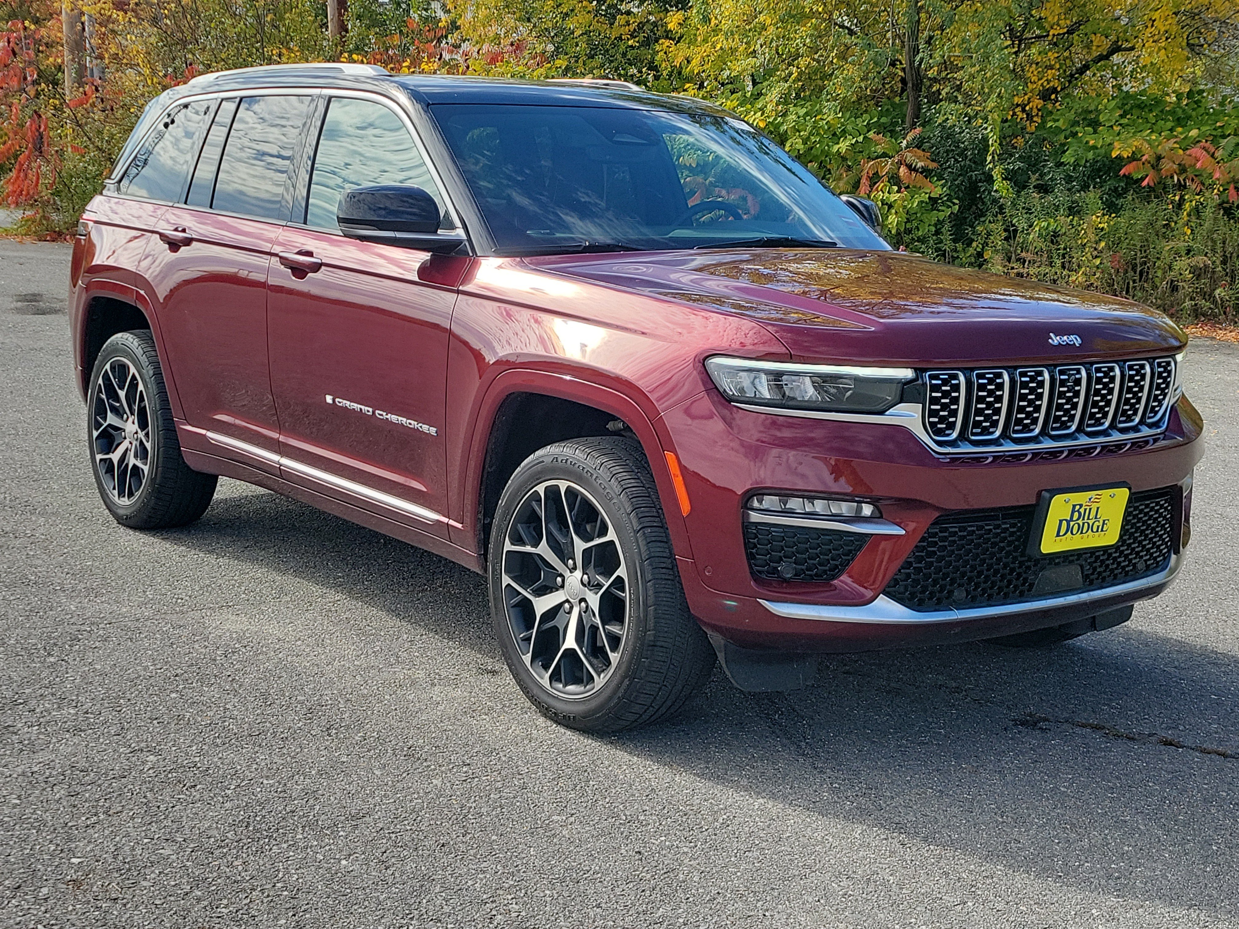 Used 2024 Jeep Grand Cherokee Summit AWD/4WD image 3