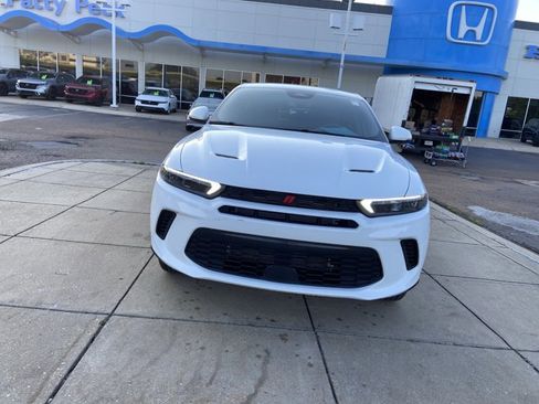 Used 2024 Dodge Hornet GT AWD/4WD image 3