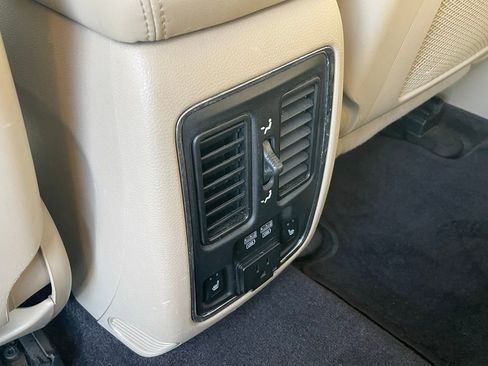 Used 2017 Jeep Grand Cherokee Limited w/ Luxury Group II image 24