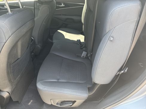 Used 2020 Kia Sorento LX FWD image 20