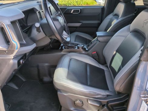 Used 2023 Ford Bronco Black Diamond image 16