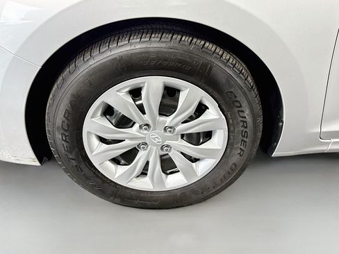 Used 2019 Hyundai Accent SE FWD image 37