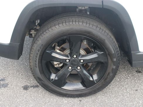 Used 2024 Jeep Grand Cherokee Limited w/ Black Appearance Package AWD/4WD image 34
