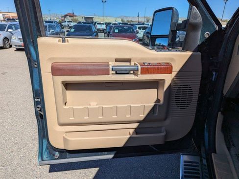 Used 2011 Ford F250 King Ranch w/ King Ranch w/Chrome Pkg image 9