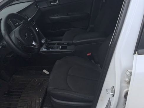 Used 2016 Kia Optima LX w/ LX Convenience Package image 4