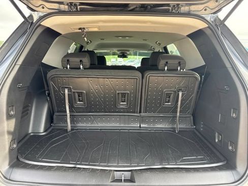 Used 2020 Chevrolet Traverse LS w/ LPO, Blackout Package FWD image 36