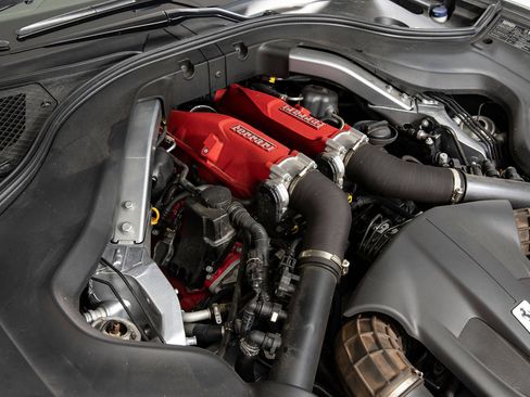 Certified 2019 Ferrari Portofino RWD image 39