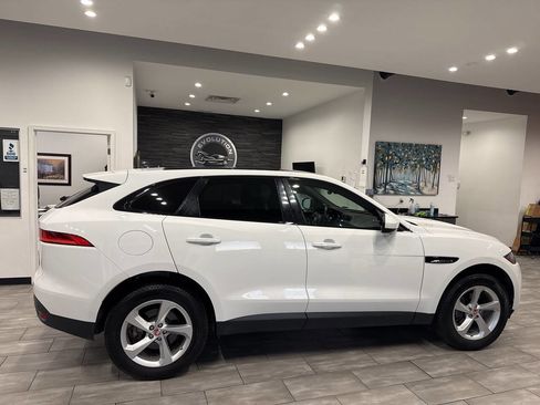 Used 2020 Jaguar F-PACE Premium image 18