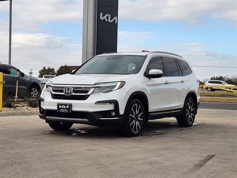Used 2020 Honda Pilot Touring image 3
