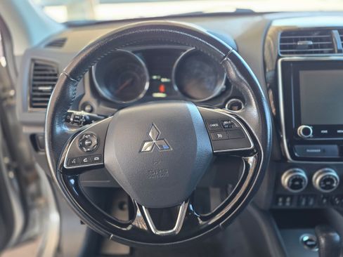 Used 2020 Mitsubishi Outlander Sport SE AWD/4WD image 16